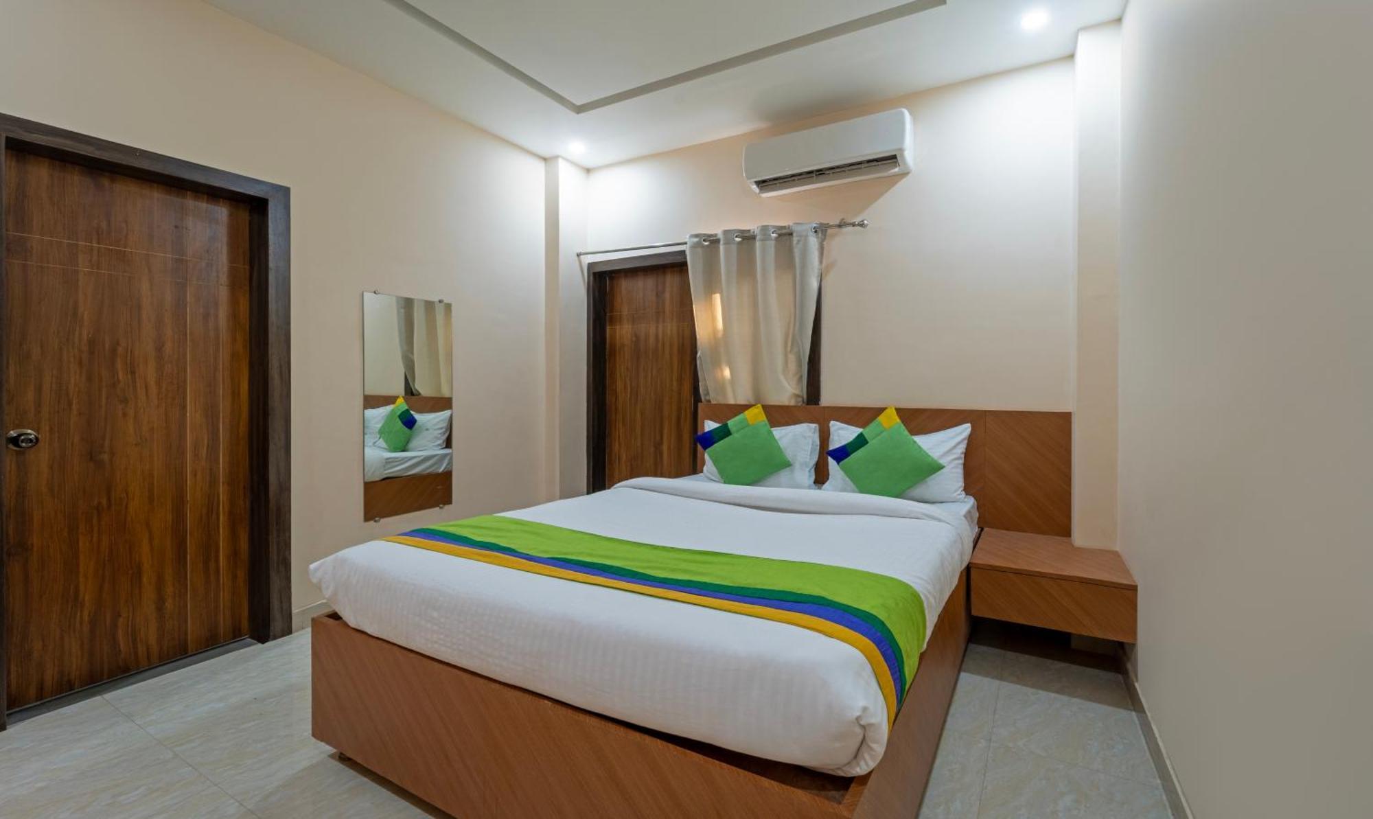 Treebo Raj Palace Varanasi Eksteriør billede